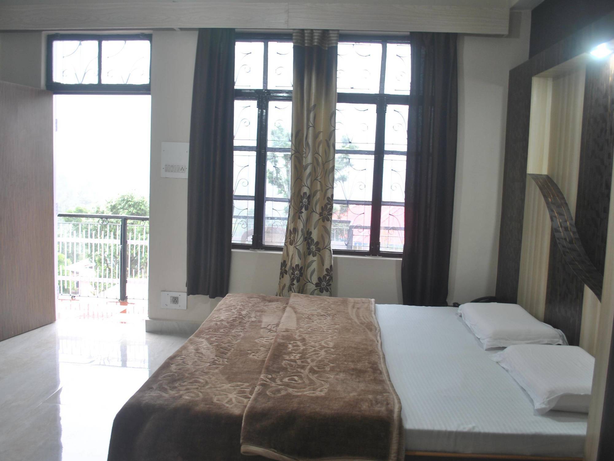 Dharamkot Inn Dharamshala Exterior photo